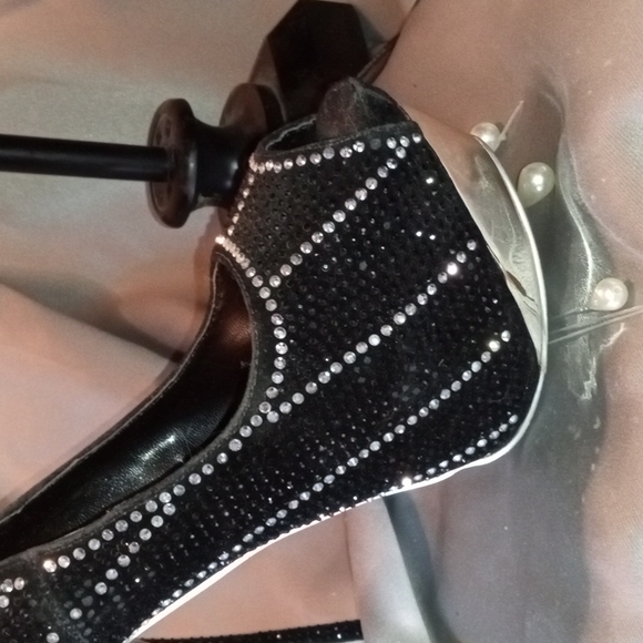 Size 8 Mascotte Chrome bottom black and silver sequin heels - Picture 7 of 7